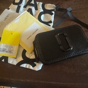 NWT Marc Jacobs Black Leather Card Case comes with dust bag